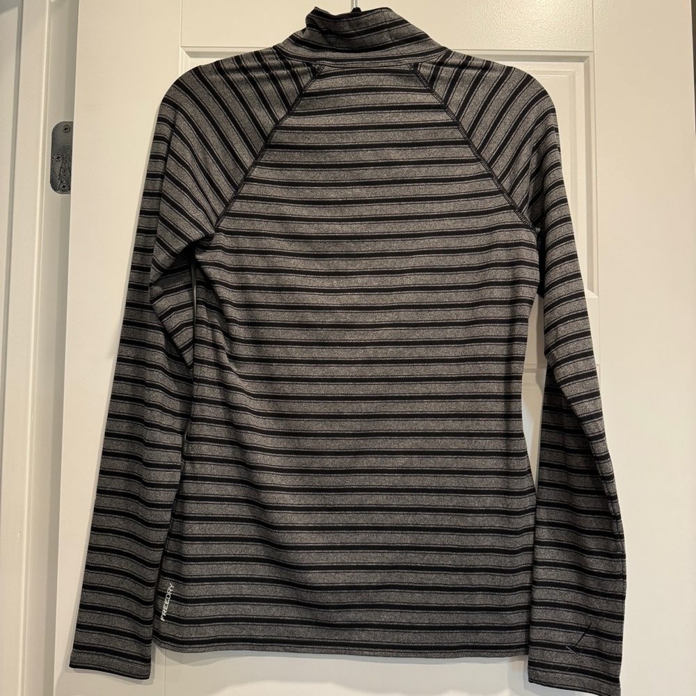 Eddie Bauer Womens Medium 1/4 Zip Top Lightweight Outdoor Camping Running Hiking - Picture 2 of 8